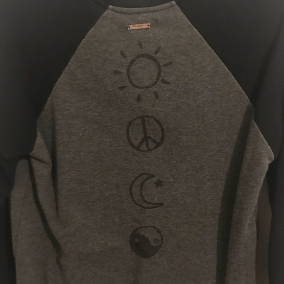 Kendall and Kylie celestial sweater - Picture 4 of 5